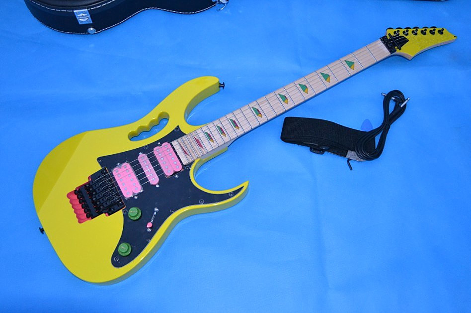 Double wave 7V electric guitar yellow BJ-1380