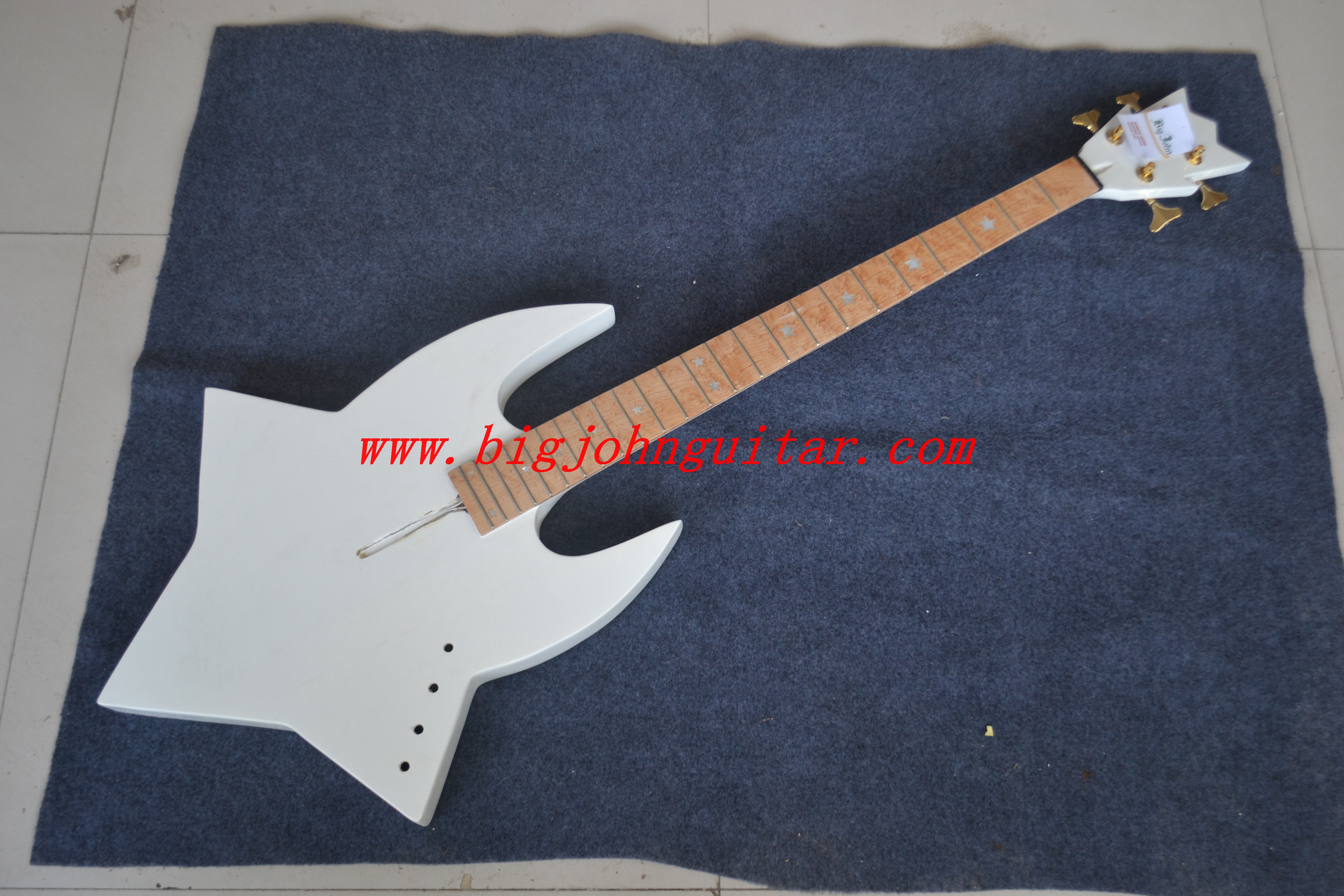 Semi-finished 4 Strings electric bass guitar no hardware 3035