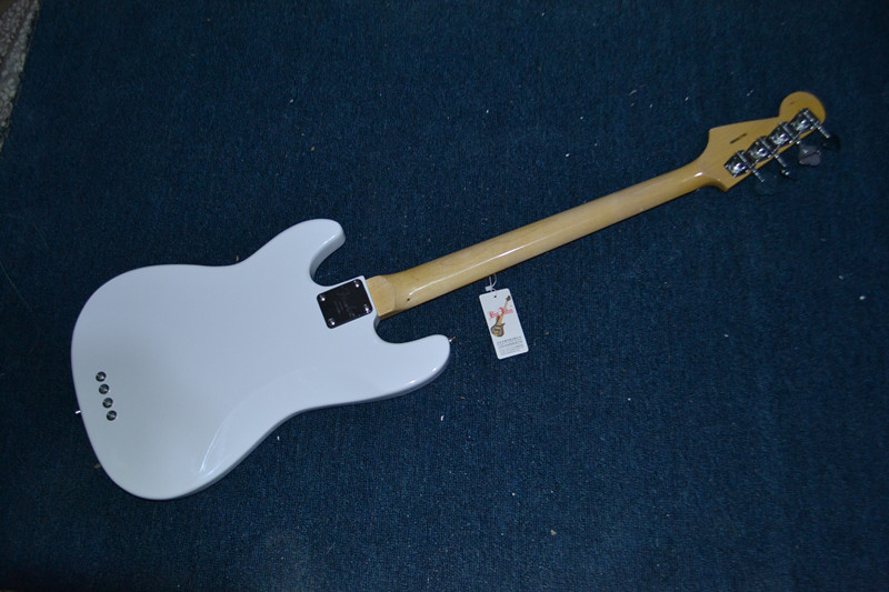 4 Strings electric bass guitar fretless white 3387